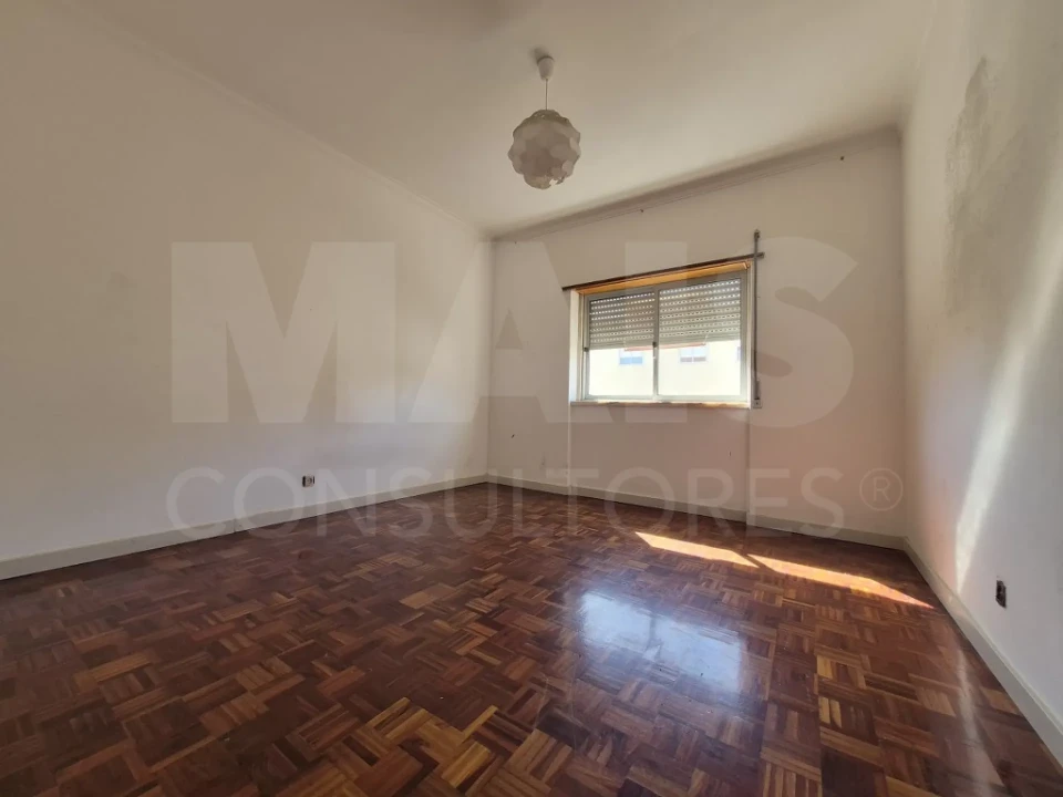 Apartamento T2 para Venda em Rio de Mouro Foto 8
