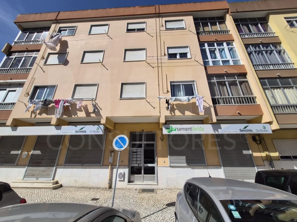 Apartamento T2 para Venda em Rio de Mouro Foto 1