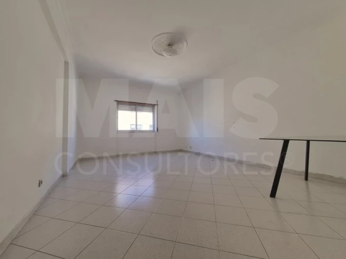 Apartamento T2 para Venda em Rio de Mouro Foto 4