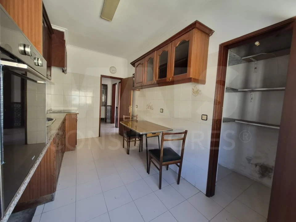 Apartamento T2 para Venda em Rio de Mouro Foto 3