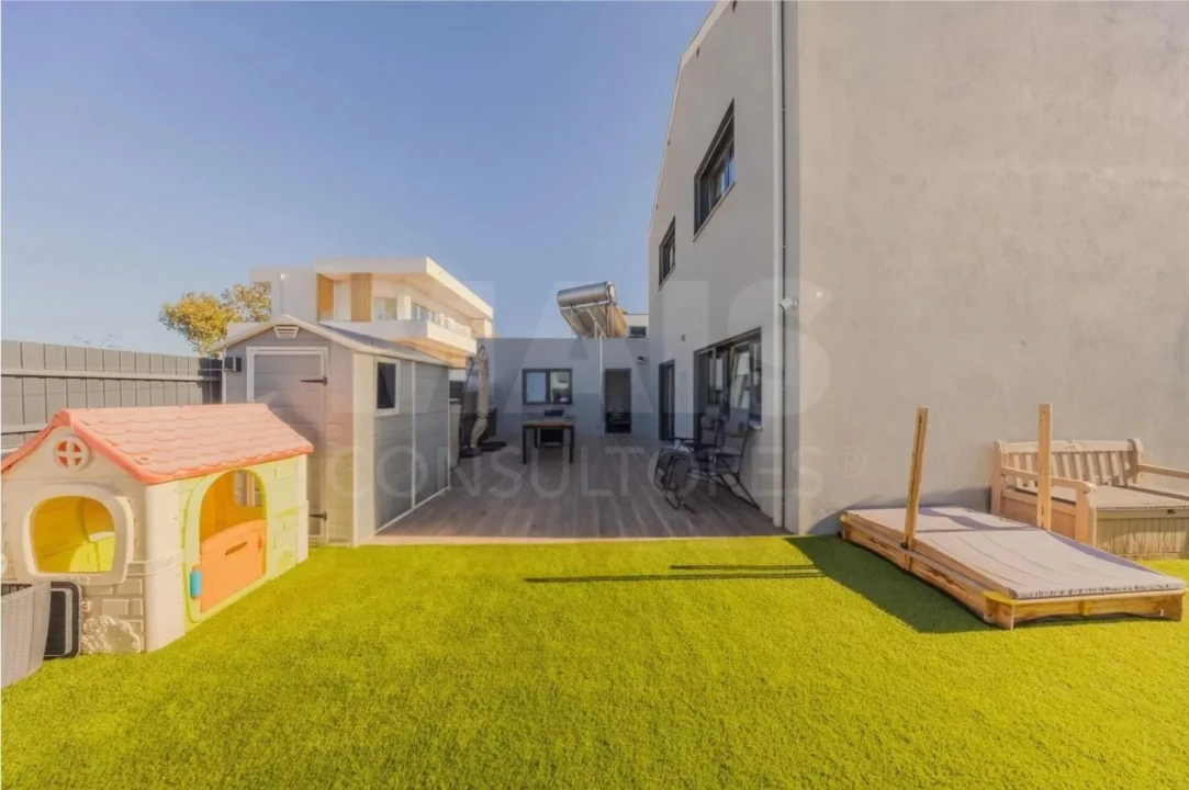 Moradia T4 para Venda em São Domingos de Rana Foto 4