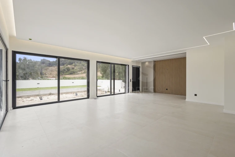 Moradia T3 para Venda em Alvorninha Foto 3
