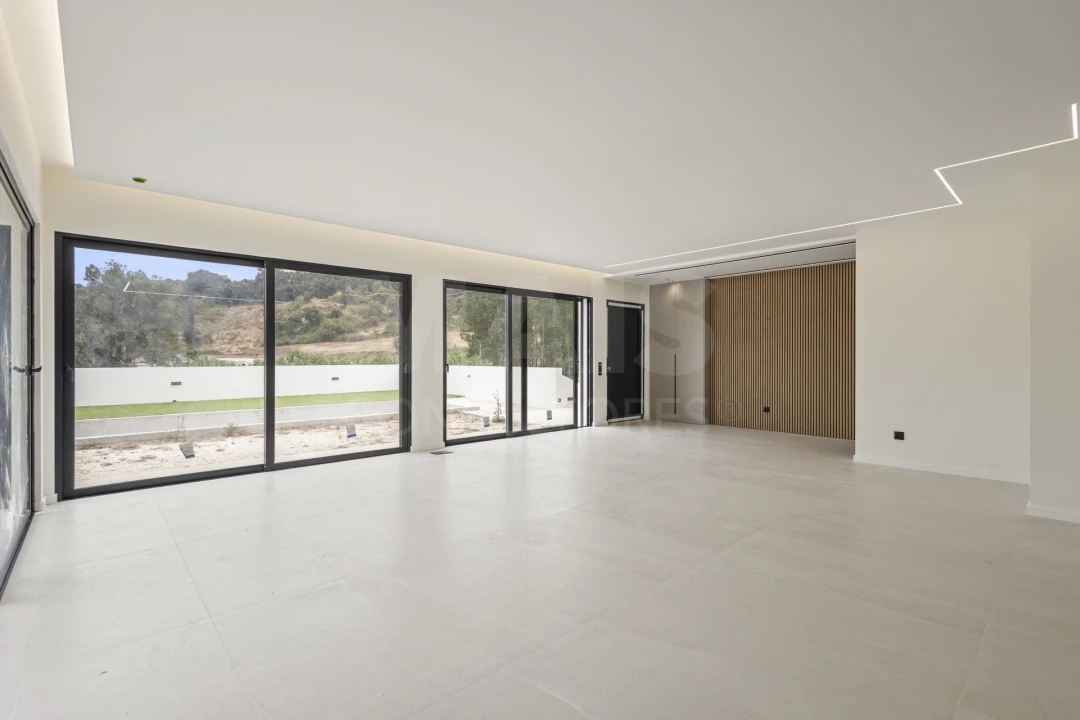 Moradia T3 para Venda em Alvorninha Foto 3