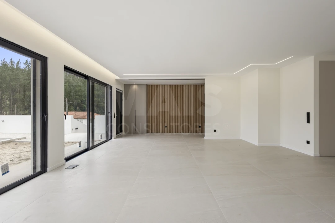 Moradia T3 para Venda em Alvorninha Foto 4