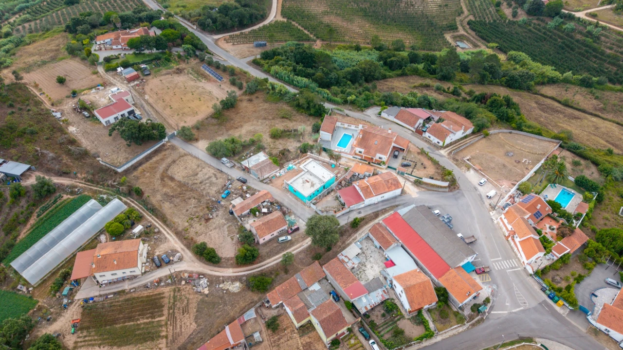 Moradia T3 para Venda em Salir de Matos Foto 12