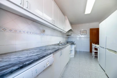 Apartamento T2 para Venda em Agualva e Mira-Sintra