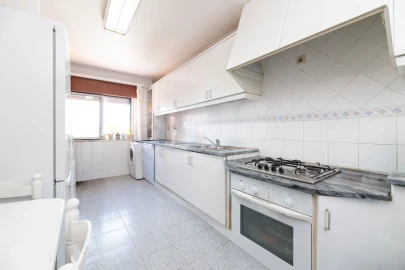Apartamento T2 para Venda em Agualva e Mira-Sintra