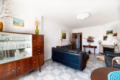 Apartamento T2 para Venda em Agualva e Mira-Sintra