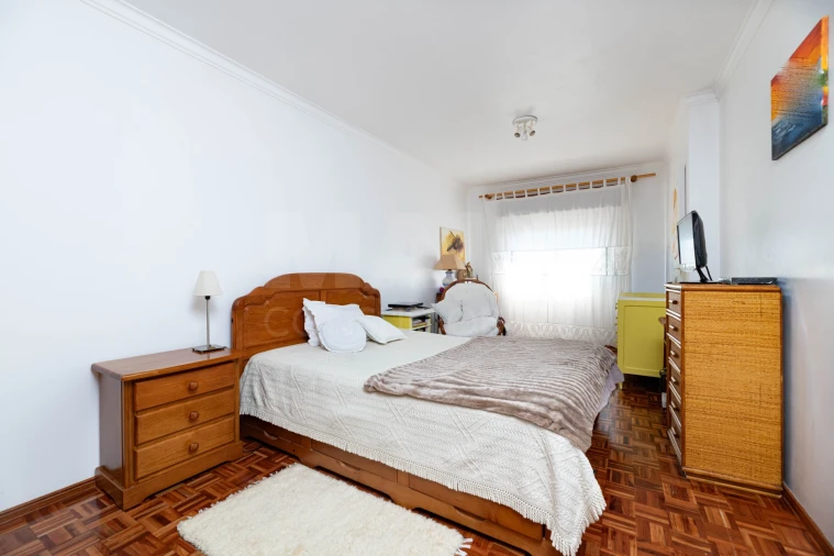 Apartamento T2 para Venda em Agualva e Mira-Sintra Foto 9