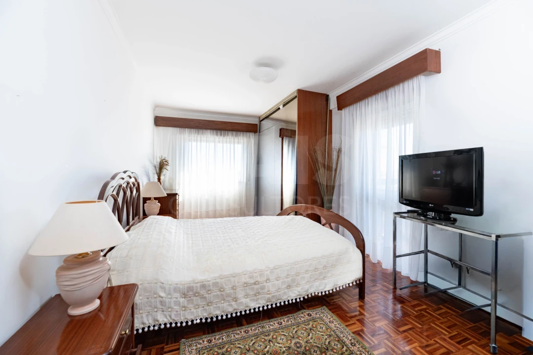 Apartamento T2 para Venda em Agualva e Mira-Sintra Foto 6