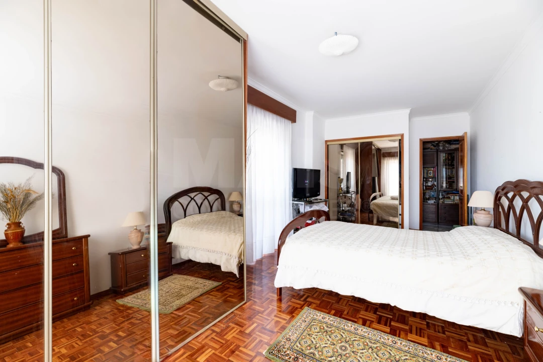 Apartamento T2 para Venda em Agualva e Mira-Sintra Foto 7