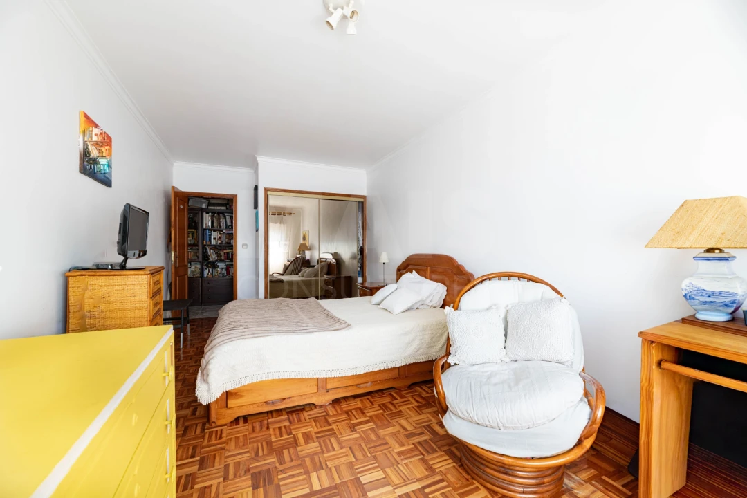 Apartamento T2 para Venda em Agualva e Mira-Sintra Foto 8