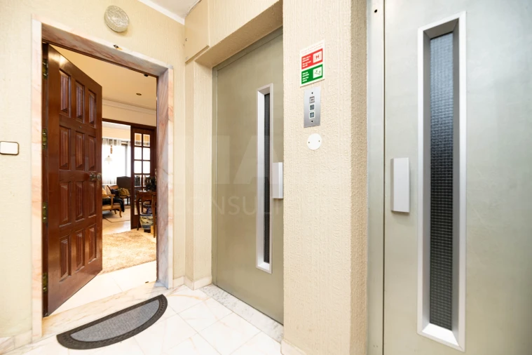 Apartamento T3 para Venda em Carnaxide e Queijas Foto 4