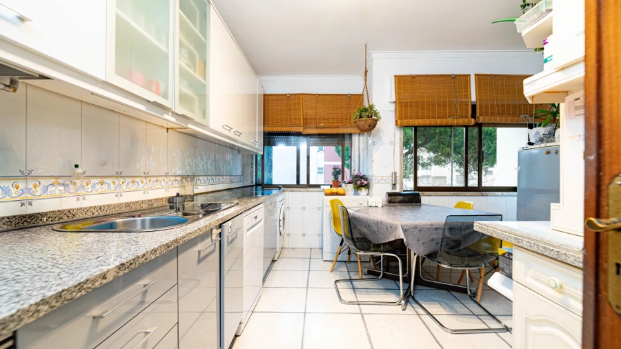 Apartamento T3 para Venda em Carnaxide e Queijas