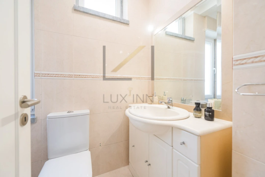 Apartamento T2 para Venda em Carcavelos e Parede Foto 11