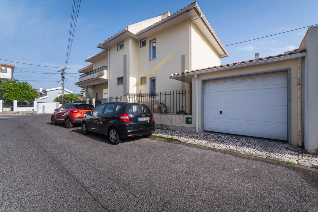 Apartamento T2 para Venda em Carcavelos e Parede Foto 14