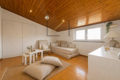 Apartamento T2 para Venda em Carcavelos e Parede