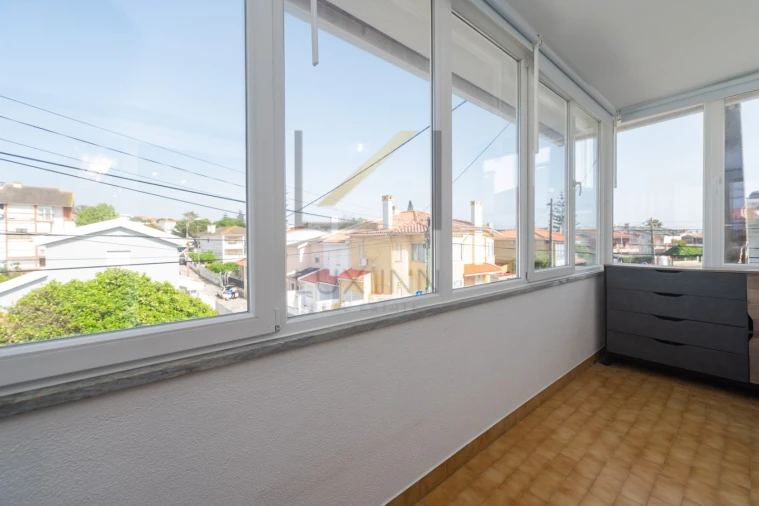 Apartamento T2 para Venda em Carcavelos e Parede Foto 8