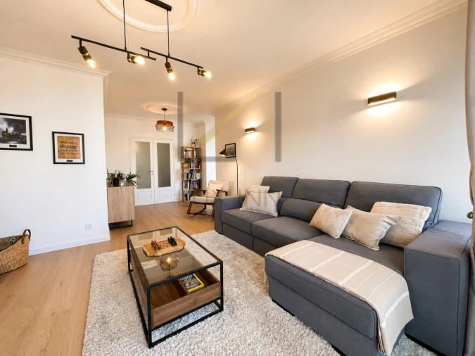 Apartamento T2 para Venda em Carcavelos e Parede Foto 3