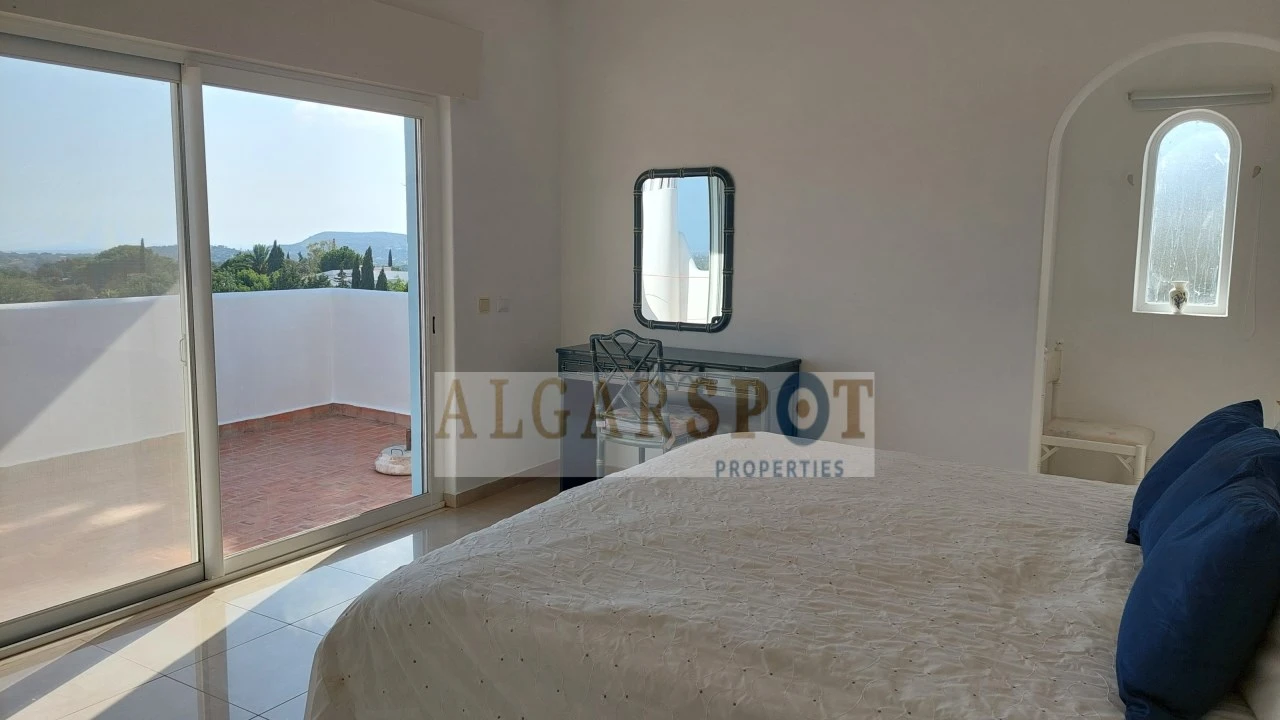 Moradia T4 para Venda em Santa Barbara de Nexe Foto 27