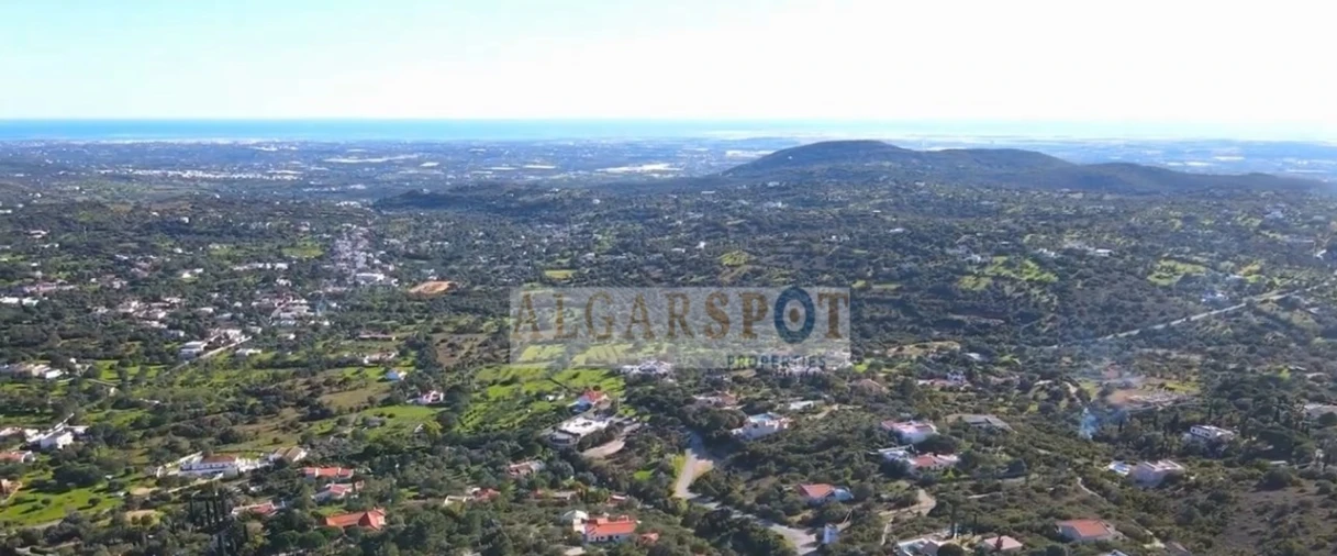 Moradia T4 para Venda em Santa Barbara de Nexe Foto 34