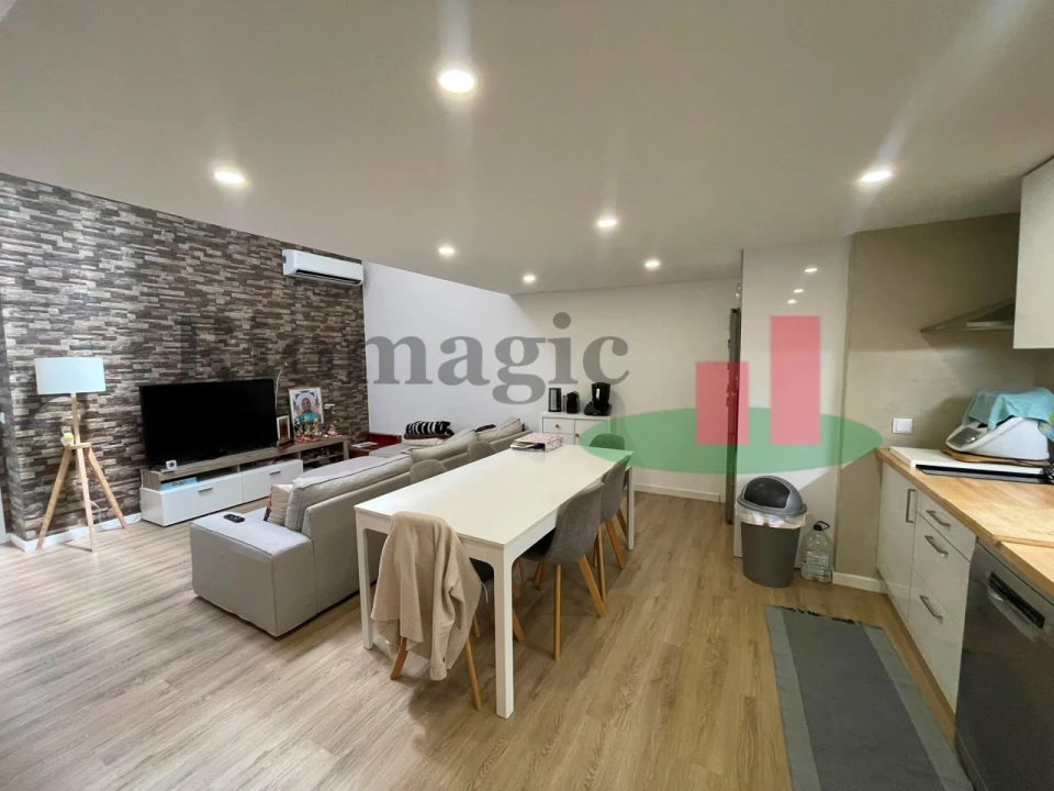 Moradia T3 para Venda em Alguber Foto 5