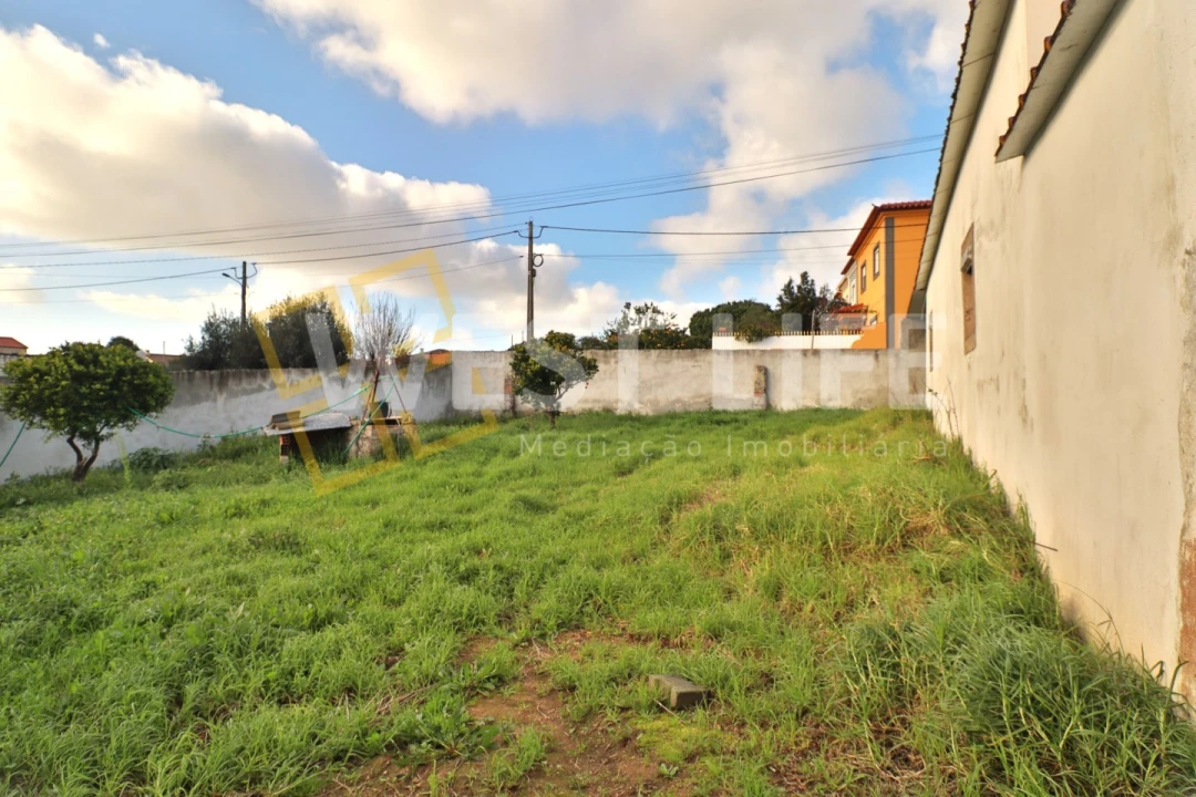 Moradia T3 para Venda em Campelos e Outeiro da Cabeça Foto 8