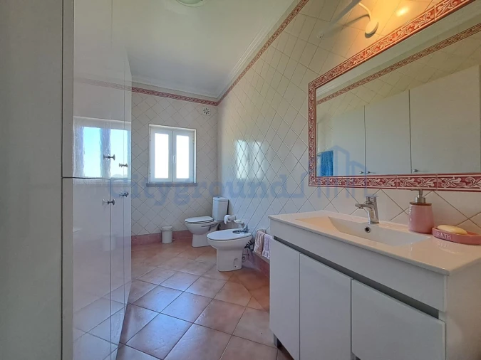 Moradia T3 para Venda em Alvorninha Foto 17