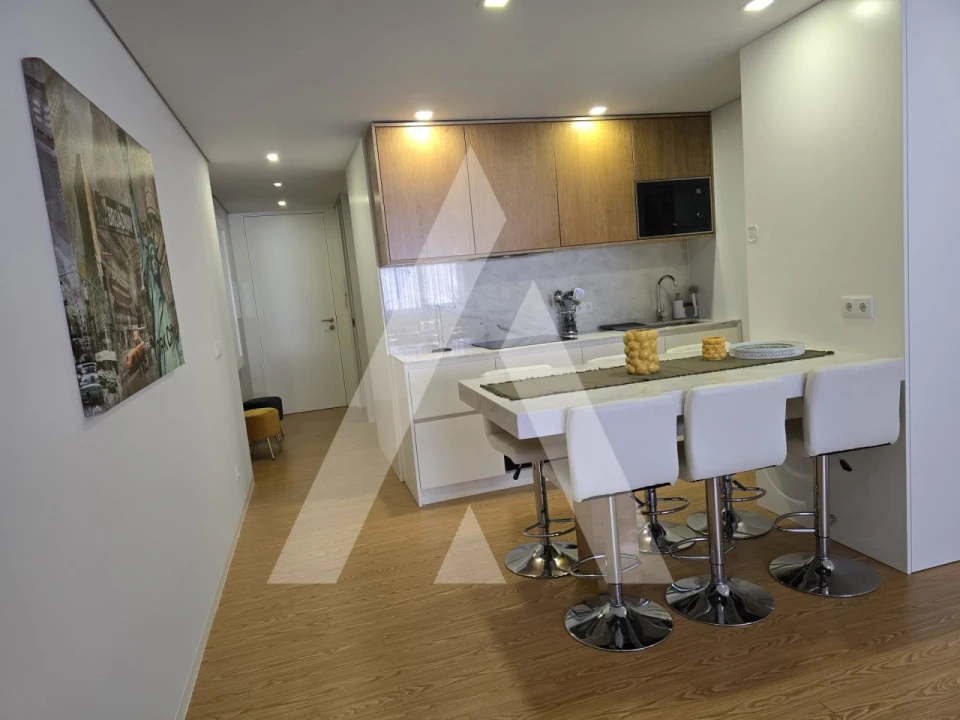 Apartamento T2 para Arrendamento em Santa Maria Maior e Monserrate e Meadela Foto 2