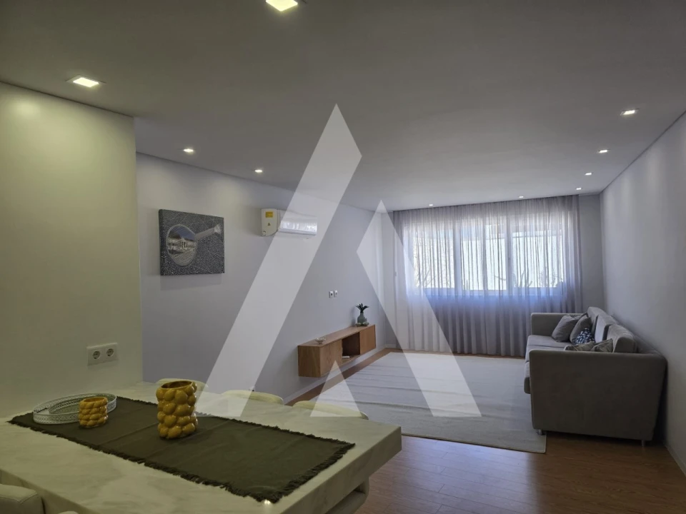Apartamento T2 para Arrendamento em Santa Maria Maior e Monserrate e Meadela Foto 5