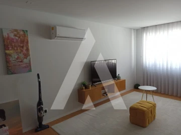 Apartamento T2 para Arrendamento em Santa Maria Maior e Monserrate e Meadela