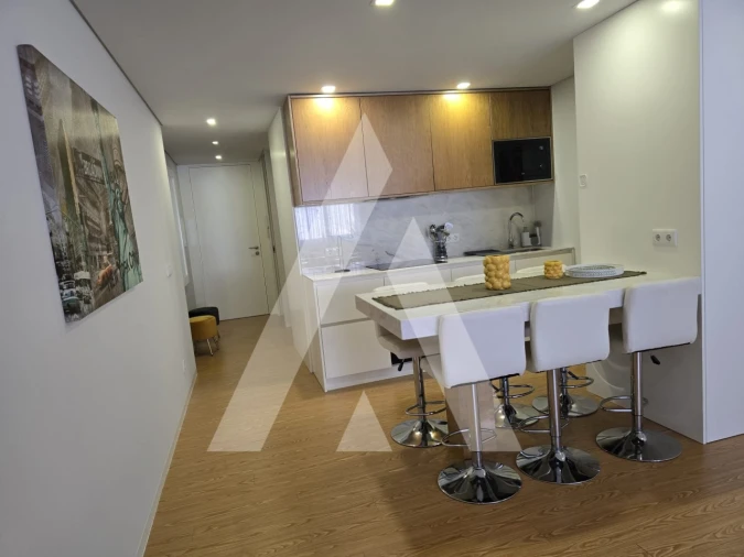 Apartamento T2 para Arrendamento em Santa Maria Maior e Monserrate e Meadela Foto 2