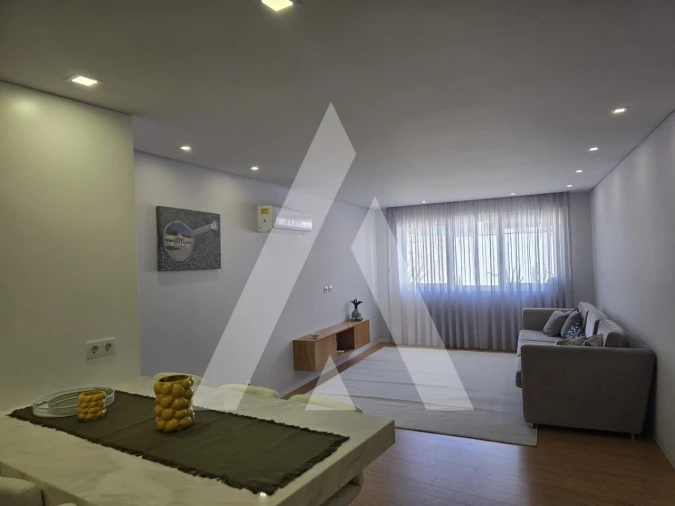 Apartamento T2 para Arrendamento em Santa Maria Maior e Monserrate e Meadela Foto 5