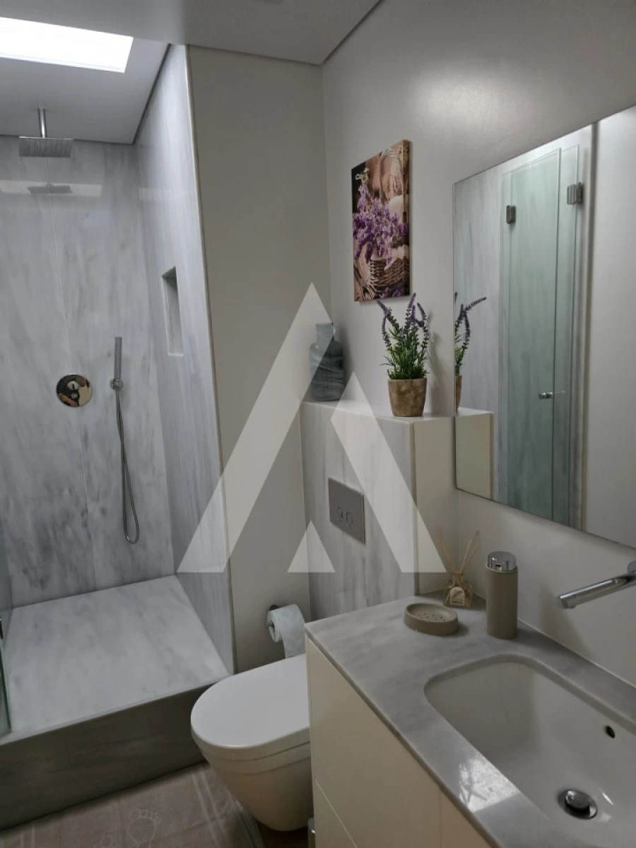 Apartamento T2 para Arrendamento em Santa Maria Maior e Monserrate e Meadela Foto 12