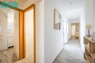 Quarto para Arrendamento em Aradas