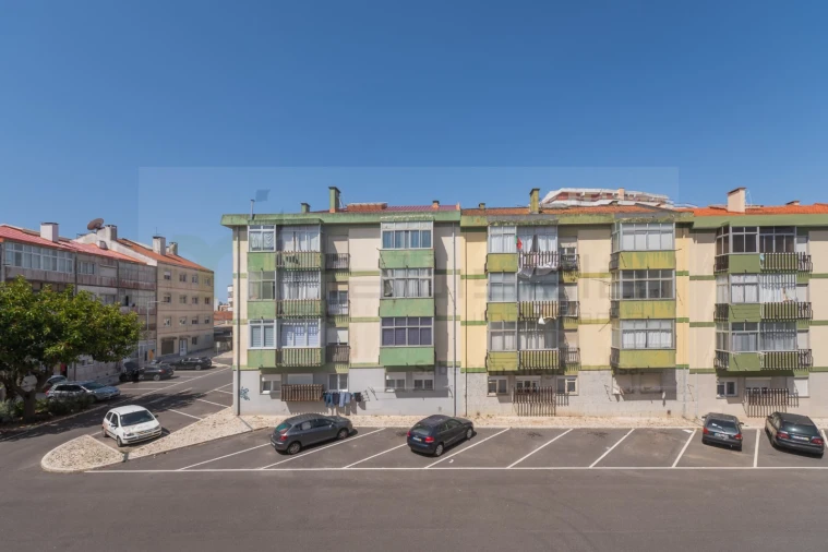 Apartamento T3 para Venda em Algueirão-Mem Martins Foto 26