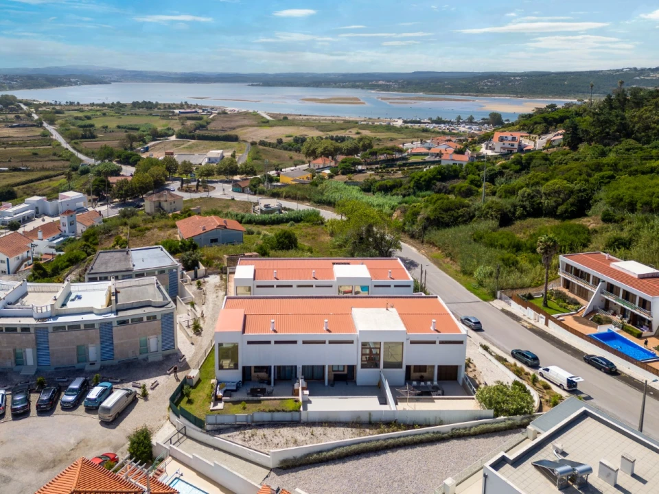 Moradia T3 para Venda em Foz do Arelho Foto 2
