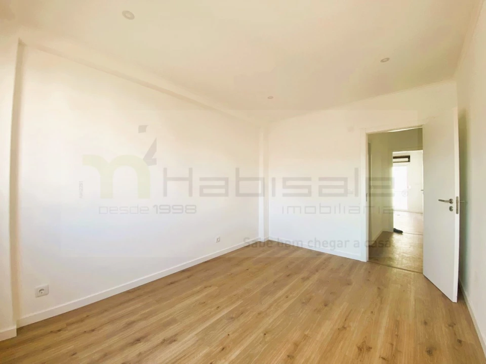 Apartamento T2 para Venda em Cacém e São Marcos Foto 16