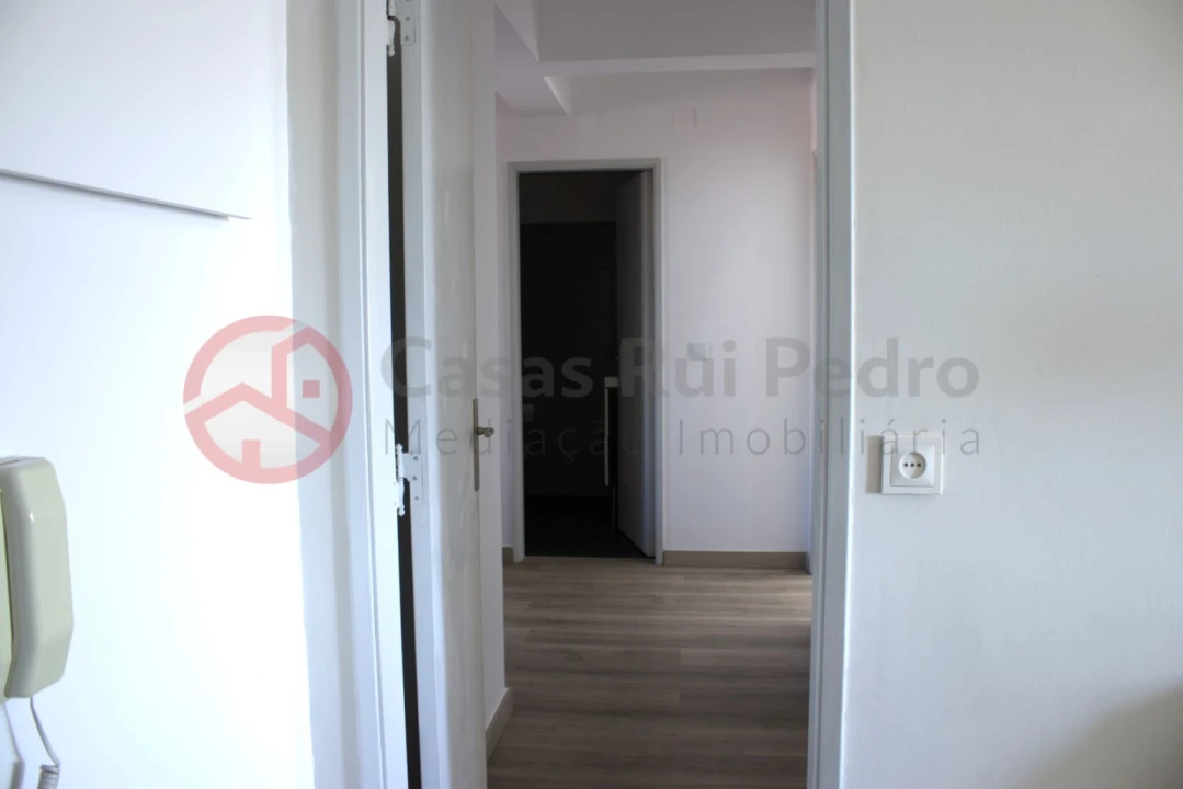 Apartamento T3 para Venda em Amora Foto 4