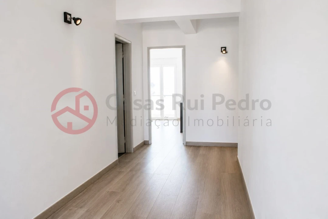 Apartamento T3 para Venda em Amora Foto 7