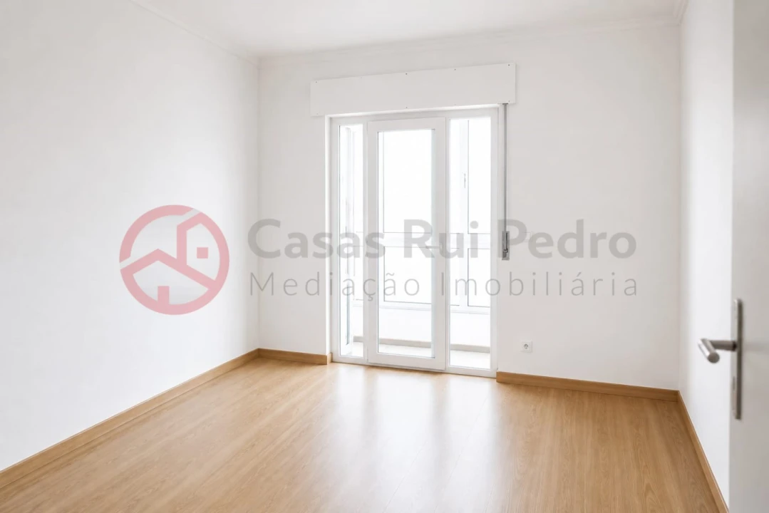 Apartamento T3 para Venda em Amora Foto 9