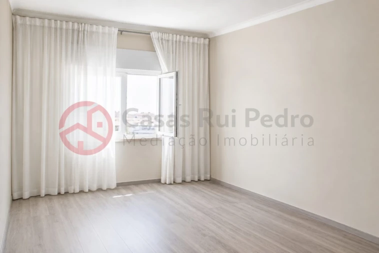 Apartamento T3 para Venda em Amora Foto 3