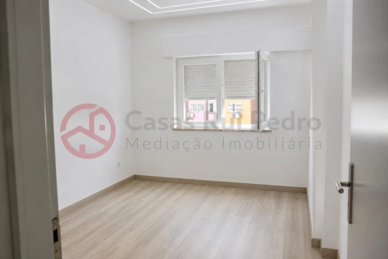 Apartamento T3 para Venda em Amora Foto 17
