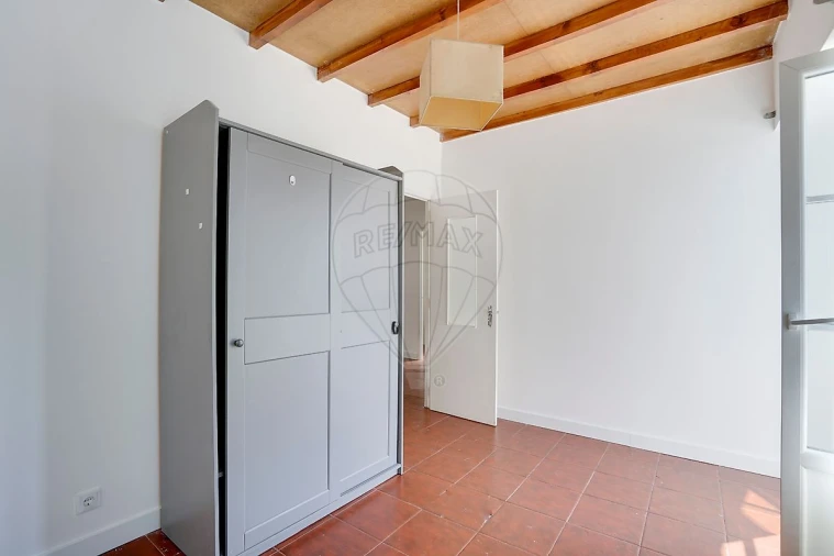 Prédio para Venda em Setubal (São Sebastião) Foto 2