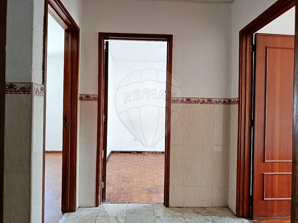 Apartamento T3 para Venda em Oliveira do Douro Foto 9
