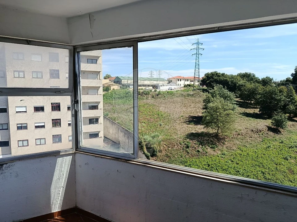 Apartamento T3 para Venda em Oliveira do Douro Foto 17