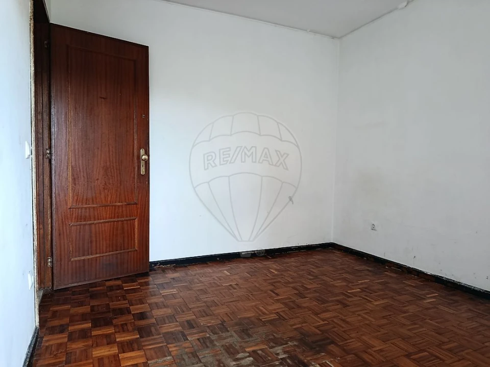 Apartamento T3 para Venda em Oliveira do Douro Foto 16