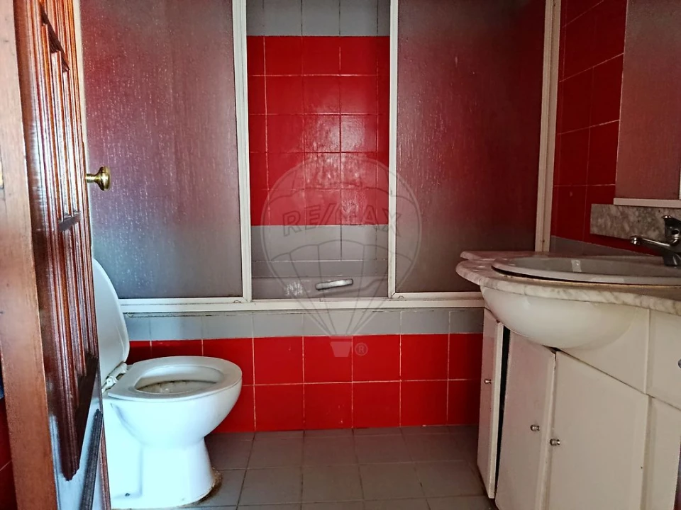 Apartamento T3 para Venda em Oliveira do Douro Foto 12
