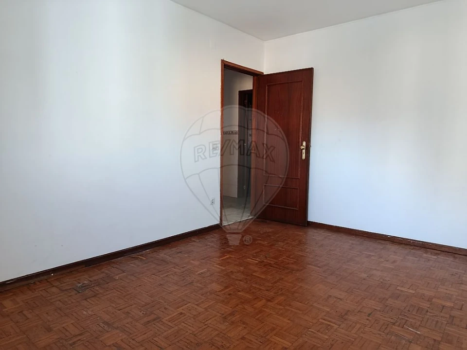 Apartamento T3 para Venda em Oliveira do Douro Foto 19