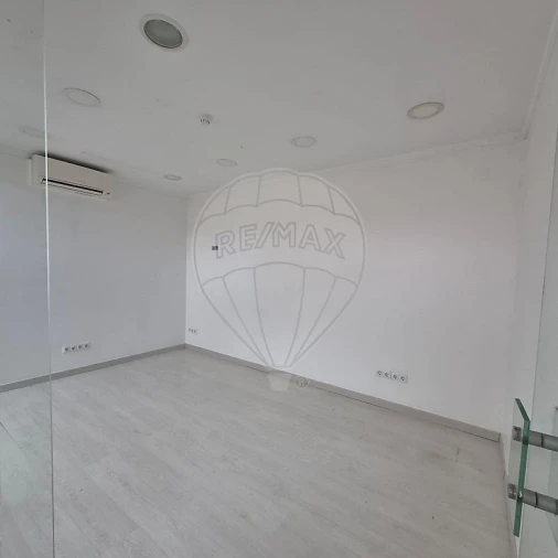 Loja para Venda em Carcavelos e Parede Foto 2